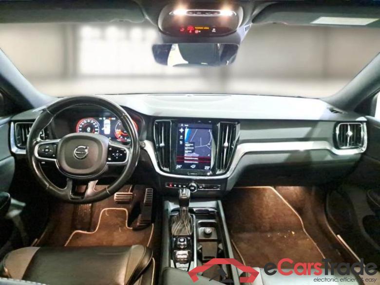 VOLVO V60 / 2019 / 5P / STATION WAGON D3 AUTOM. R-DESIGN #3