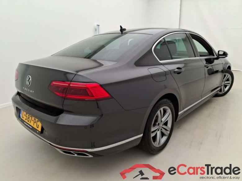 VOLKSWAGEN PASSAT 1.5 TSI R-Line Business + DSG #2