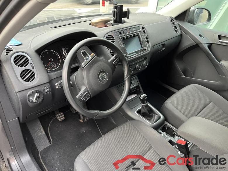 VOLKSWAGEN Tiguan Tiguan Trend & Fun 2.0 TDI SCR BlueMotion Technology 81 kW (110 ch) 6 vitesses manuel #4
