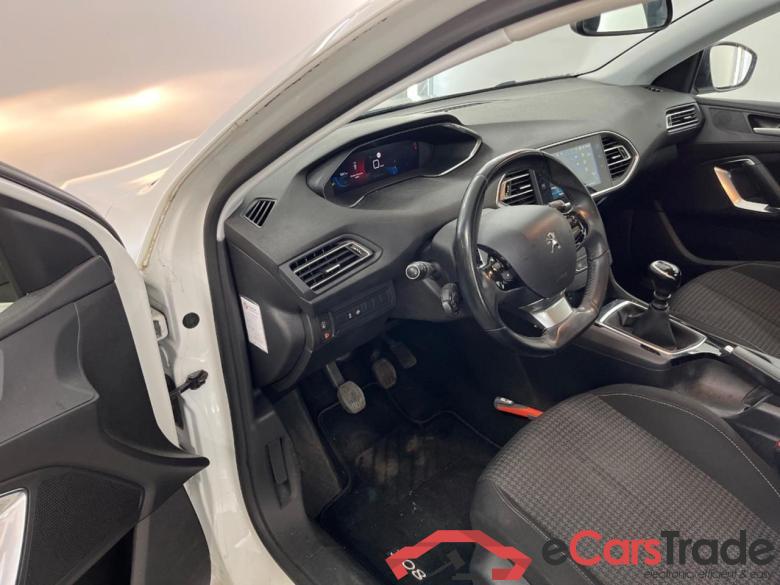 PEUGEOT 308 SW 1.2 PureTech Blue Lease Active #5