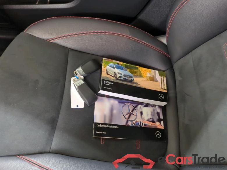 Mercedes-Benz B-Klasse B 180 7G-DCT Business Solution AMG 5d #4
