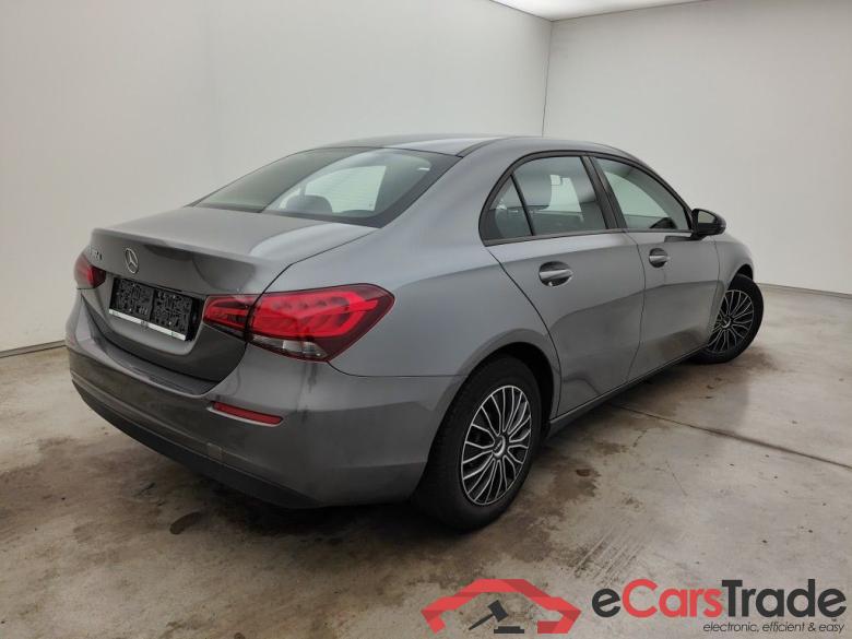 Mercedes-Benz A-Klasse Limousine A 180 d Aut. 4d #2