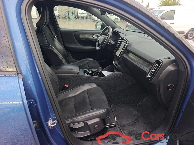 VOLVO XC40 / 2017 / 5P / todoterreno 1.5 T3 R-Design Auto #6