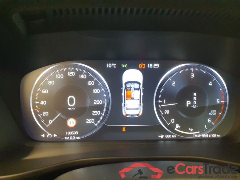 Volvo XC40 D3 Geartronic Momentum Pro 5d #6