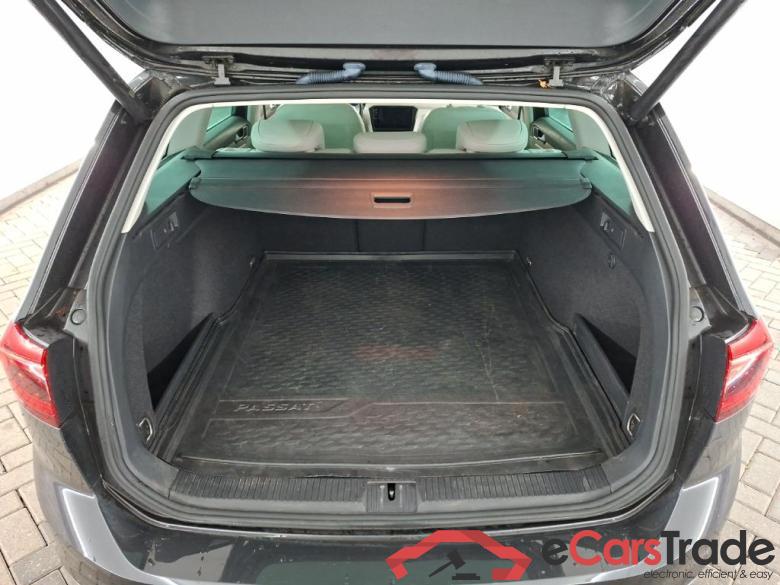 VOLKSWAGEN Passat Variant 1.5 TSI 7-DSG R-Line Business+ 5D 110kW #5