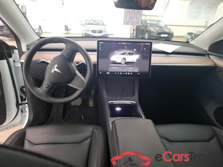 TESLA Model Y / 2021 / 5P / SUV RWD #5