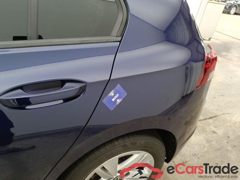 Volkswagen Golf VIII 1.5 eTSI 96kW Life Business Premium DSG 5d