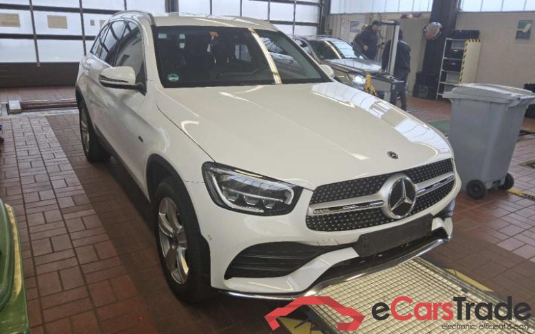 Mercedes-Benz GLC (BM 253)(06.2015->) DE - SUV5 GLC 300 de EU6d, de AMG Line 4Matic (EURO 6d), (Facelift) 2020 - 2022 #2