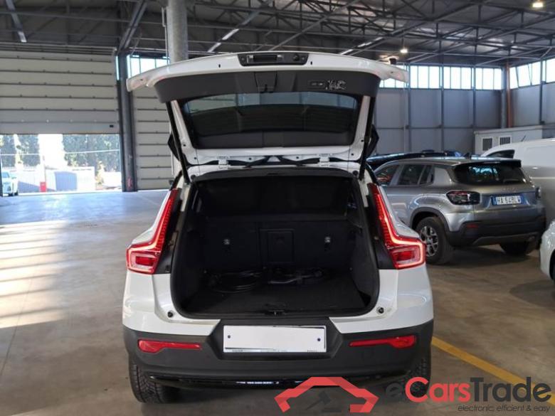 VOLVO XC40 / 2017 / 5P / SUV T5 TWIN ENGINE GEARTRONIC R-DESIGN #5