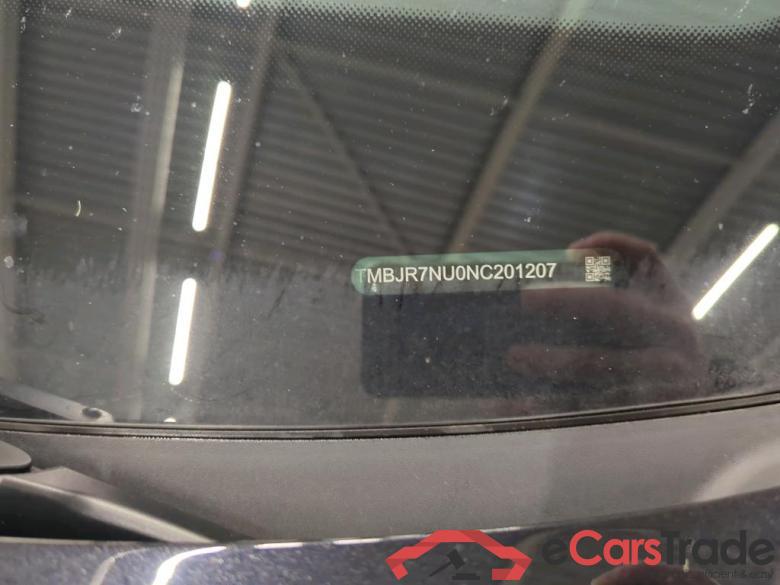 Skoda Karoq 1.5 TSI ACT Greentech DSG Buss Edition 5d #6