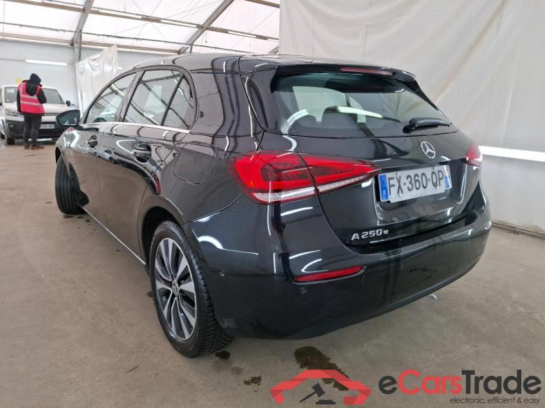 MERCEDES-BENZ Classe A Compact 2018 5P Berline A 250 e Business Line 8GDCT #2