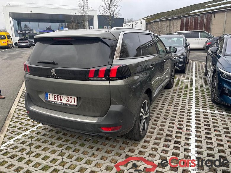 PEUGEOT 5008 1.2 PureTech Allure #4