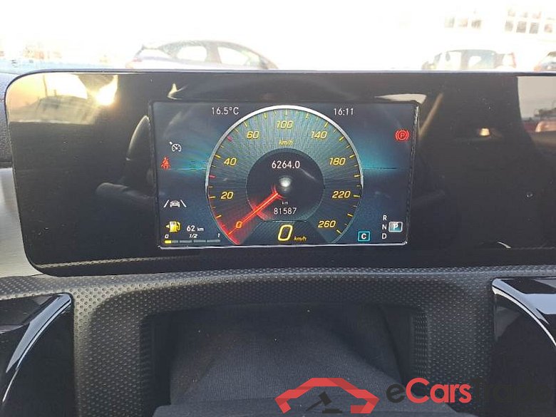 MERCEDES-BENZ CLA COUPÈ / 2019 / 4P / COUPE CLA 180 AUTOMATIC PREMIUM #4