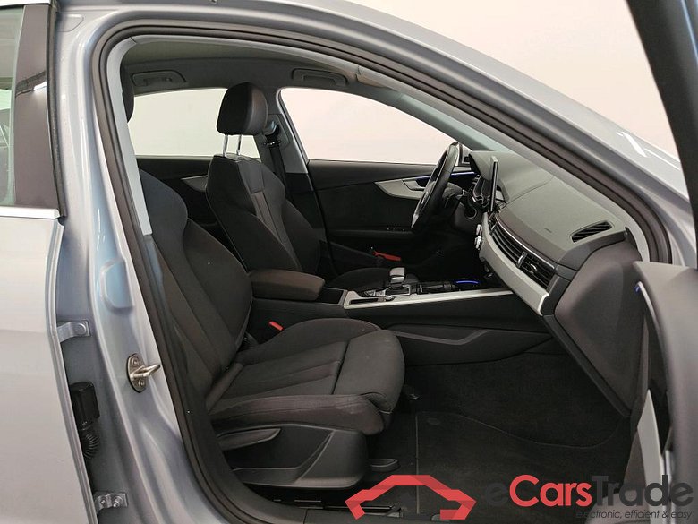 Audi A4 Limousine 35 TFSI S tronic Business Edition 4d #3