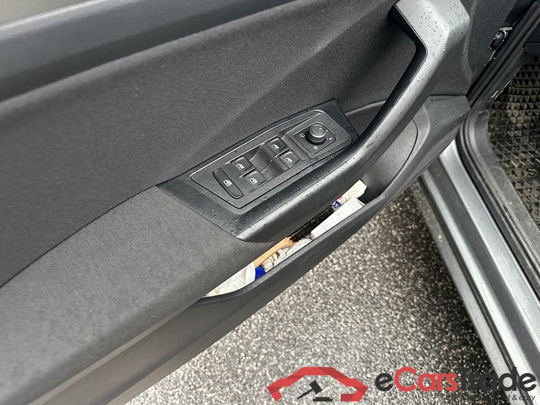 VOLKSWAGEN T-Roc T-Roc Life Business1.5 TSI OPF 110 kW (150 ch) 7 vitesses DSG #4