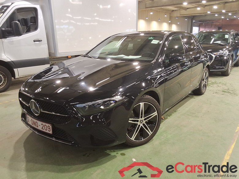 MERCEDES-BENZ A-CLASS 1.3 A 250 E LUXURY LINE DCT