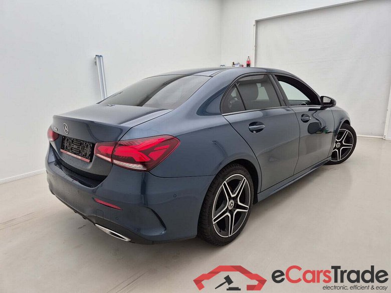 MERCEDES-BENZ A-KLASSE SEDAN 200D AMG-LINE DCT #2