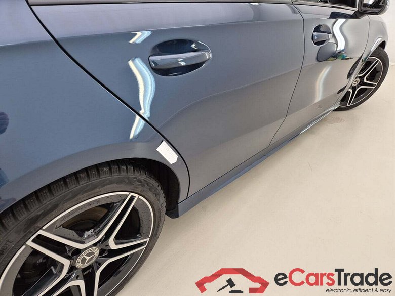 MERCEDES-BENZ A-KLASSE SEDAN 200D AMG-LINE DCT #5