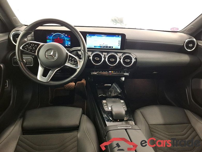 MERCEDES-BENZ Classe A Compact / 2018 / 5P / Berline A 250 e Business Line 8G-DCT #5