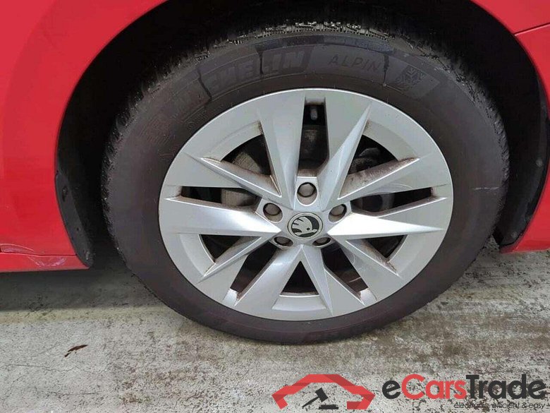 SKODA Octavia Combi 1.5 TSI First Edit. #6