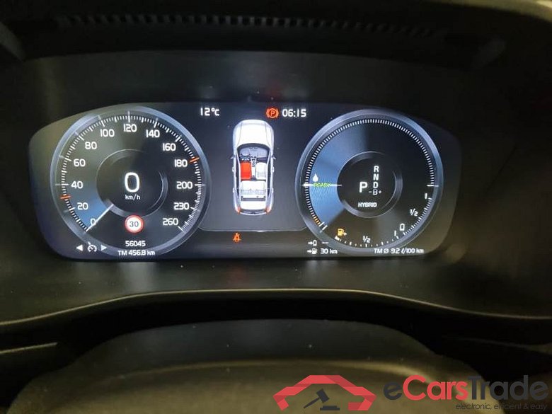 VOLVO XC40 / 2017 / 5P / SUV T5 PLUG-IN HYBRID AUTO RECH INSCRIP EXPR #4