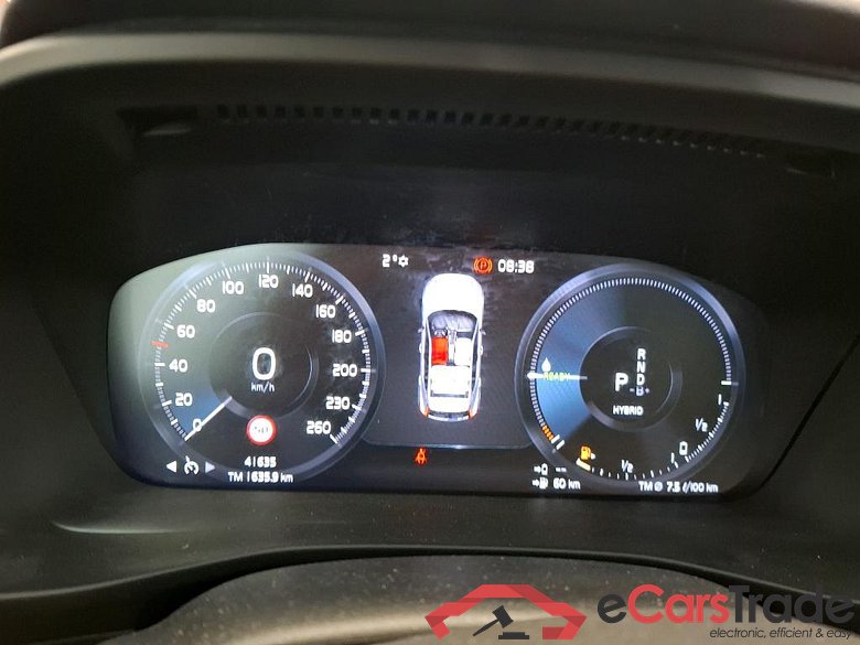 VOLVO XC40 / 2022 / 5P / SUV Recharge T5 262 DCT7 Plus #6