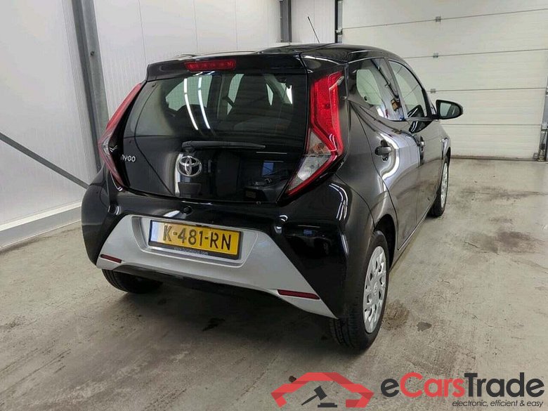 TOYOTA Aygo 1.0 VVT-i x-play #2