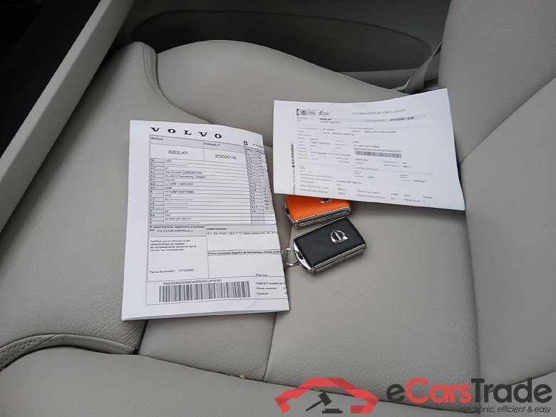 VOLVO XC60 / 2017 / 5P / todoterreno 2.0 T6 AWD Recharge Inscription Auto #5