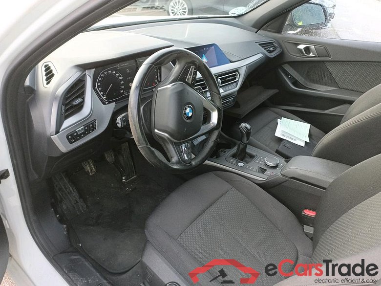 BMW Serie 1 / 2019 / 5P / berlina con portón 118i #3