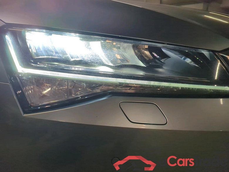 SKODA Superb Combi 110 kW #4