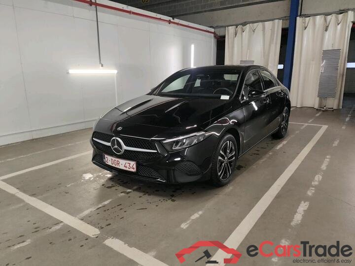 Mercedes A-Klasse Limousine A-Klasse Limousine A 250 e Business Line (PHEV) 160kW/218pk  4D/P Auto-7 #1