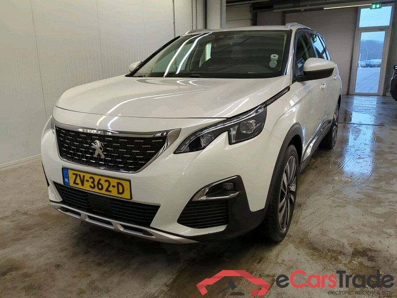 PEUGEOT 5008 1.2 PureTech Allure #1