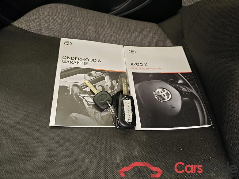 Toyota AYGO X 1.0 VVT-i MT 5d #4