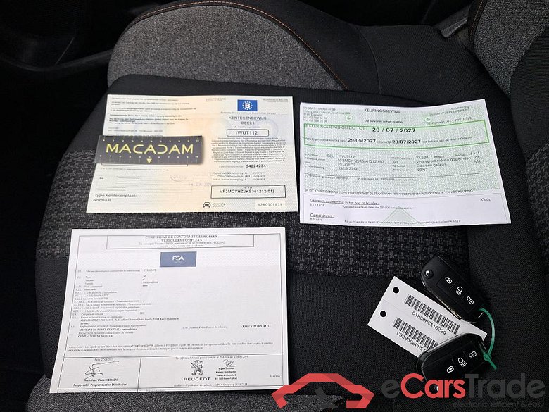 PEUGEOT - PEU 5008 BlueHDi 130PK Active With Connect & DAB & Two Removable Seats #4