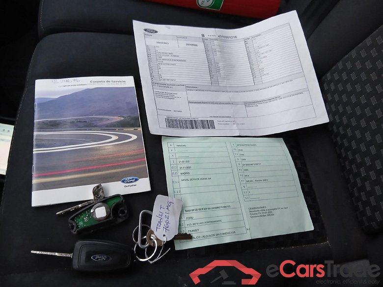 FORD Transit / 2013 / 4P / furgón 310 96kW L2H2 Van Trend FWD MHEV #5