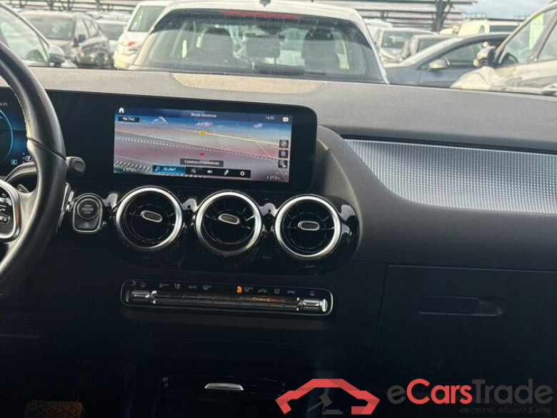 Mercedes GLA 200d Aut. LED-Xenon Widescreen Navi 1/2 Sport-Leather KeylessGo Camera Klima PDC ... #6