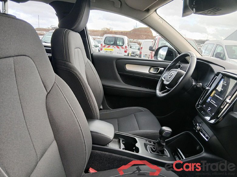 VOLVO XC40 / 2017 / 5P / todoterreno 1.5 T3 Momentum Pro #6