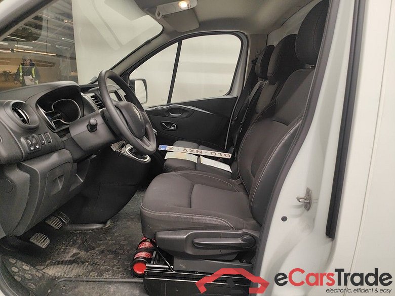 Renault Trafic L2H1 dCi 120 Grand Confort 2.9T 4d #3