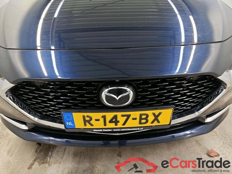 Mazda 3 2.0 e-SA-X Luxury #4