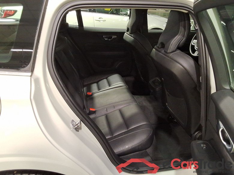VOLVO V60 - 2018 2.0 B4 MHE Momentum Pro Geartronic #5