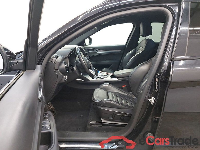 Alfa Romeo Stelvio 2.2 D 160 Sprint 5d #3