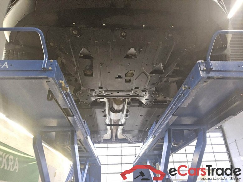 Volvo XC40 (2017->) DE - SUV5 B4 2WD EU6d, Plus Dark (EURO 6d), (Facelift) 2022 - 2024 #5