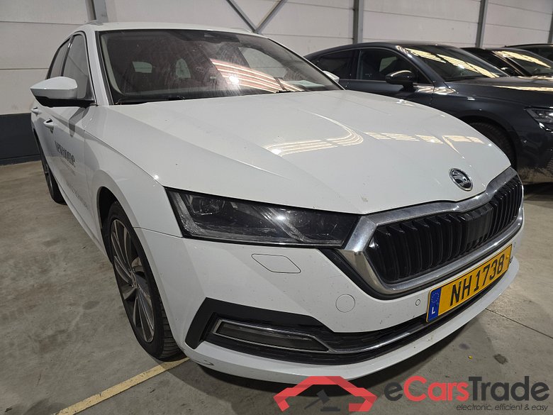 Skoda Octavia Combi 2.0 CRTDI Aut. LED-Xenon Virtual Navi Sport-Seats KeylessGo Camera 360 Klima PDC ... #2