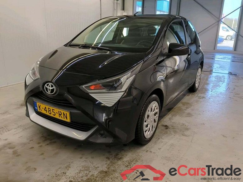 TOYOTA Aygo 1.0 VVT-i x-play #1