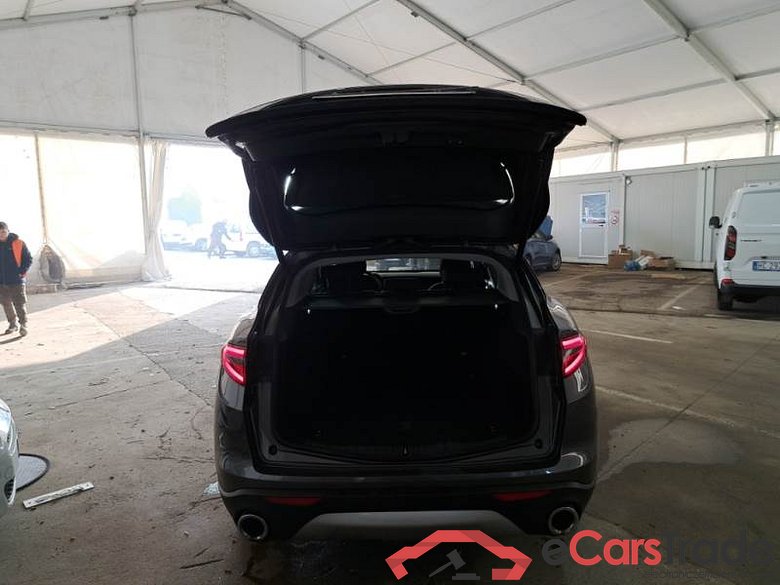 ALFA ROMEO STELVIO / 2017 / 5P / SUV 2.2 TURBO DIESEL 190CV BUSINESS AT8 Q4 #5