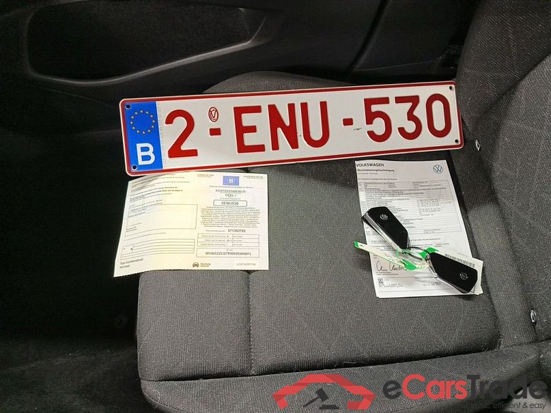 Volkswagen Golf VIII 1.0 eTSI 81kW Life Business DSG 5d #4