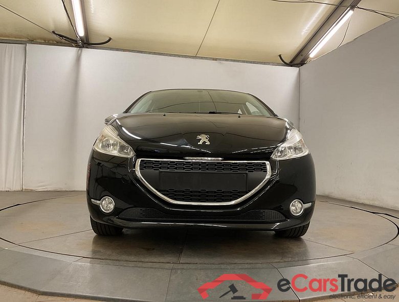 PEUGEOT 208 1.2i Style #6