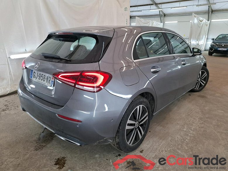 MERCEDES-BENZ Classe A Compact / 2018 / 5P / Berline A 250 e Progressive Line 8G-DCT #3