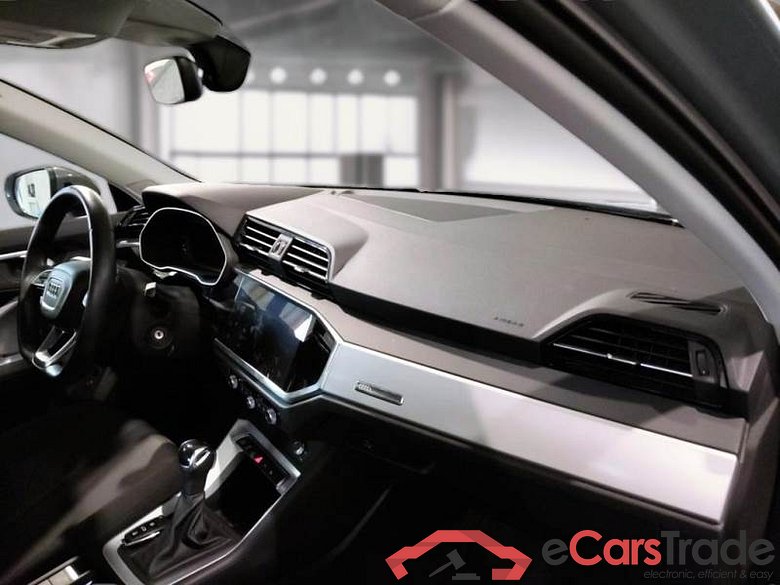 AUDI Q3 / 2018 / 5P / SUV 45 TFSI E S TRONIC BUSINESS #3