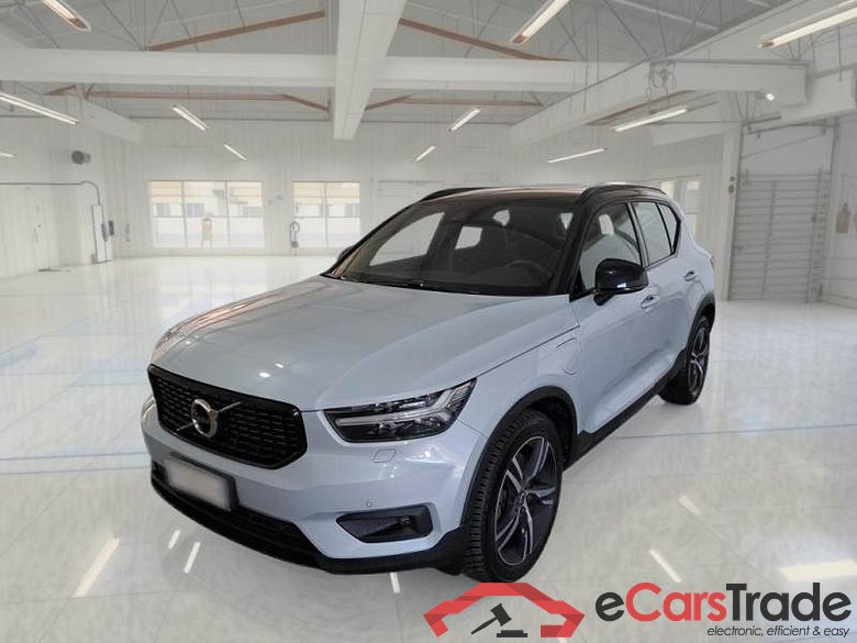 VOLVO XC40 / 2017 / 5P / SUV T5 PLUG-IN HYBRID AUTO RECHARGE R-DESIGN #1